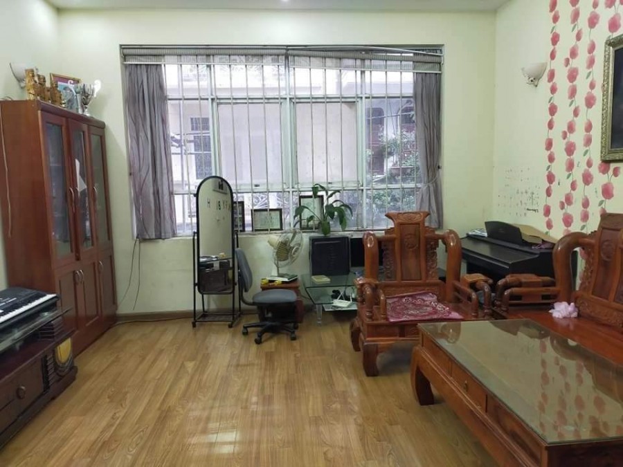 Nhỉnh 3 tỷ nhà phố Chính Kinh, Thanh Xuân, DT rộng 39m2 x 4T. LH 0966456918.