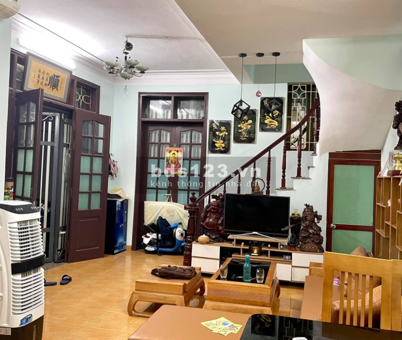 Bán nhà phố Nam Từ Liêm, lô góc dt 46m2, 4 tầng kiên cố, mặt tiền rộng, nhỉnh 3 tỷ