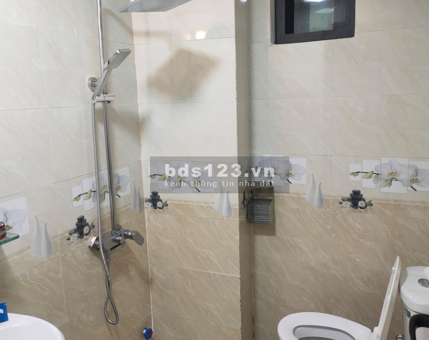 Bán nhà phố Nam Từ Liêm, lô góc dt 46m2, 4 tầng kiên cố, mặt tiền rộng, nhỉnh 3 tỷ