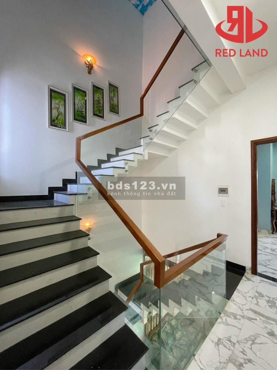 Bán nhà nguyên căn đúc 3 tầng mặt tiền đường Duy Tân, đầy đủ công năng, thiết kế hiện đại
