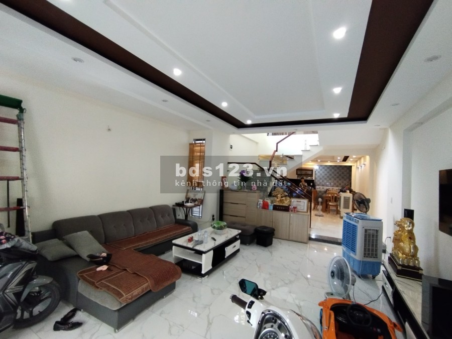 Bán nhà 4 tầng chợ Đôn, Lê Chân diện tích sử dụng 71m2 đường to ô tô đỗ cửa