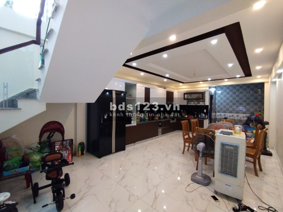 Bán nhà 4 tầng chợ Đôn, Lê Chân diện tích sử dụng 71m2 đường to ô tô đỗ cửa