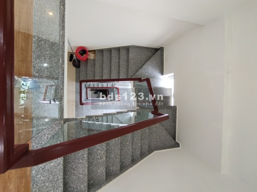 Bán nhà 4 tầng chợ Đôn, Lê Chân diện tích sử dụng 71m2 đường to ô tô đỗ cửa