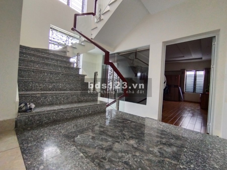 Bán nhà 4 tầng chợ Đôn, Lê Chân diện tích sử dụng 71m2 đường to ô tô đỗ cửa