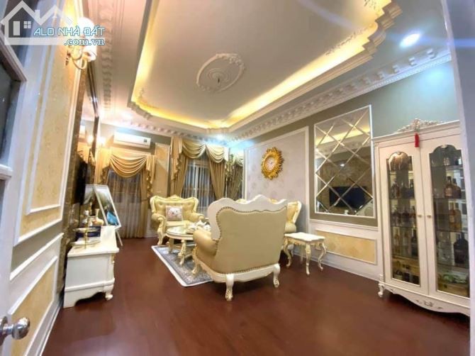 Bán Nhà Phố Hào Nam, Ô Tô Kinh Doanh, DT 70m2*5T Thang Máy Nhỉnh 12.8 Tỷ.