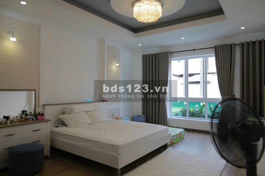 Bán nhà 3 tầng đẹp, 72m2, sát mặt tiền, gần siêu thị Lotte, Thống Nhất, giá bán 4.8 tỷ