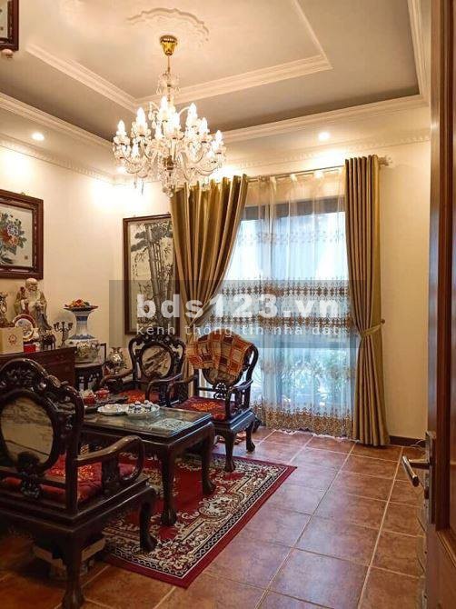 Bán nhà nguyên căn dt 86m2, ngõ 268 Ngọc Thuỵ ô tô tránh, view hồ giá bán 6.2 tỷ, lh 0818962345