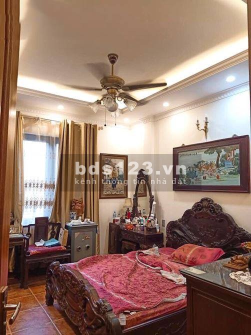 Bán nhà nguyên căn dt 86m2, ngõ 268 Ngọc Thuỵ ô tô tránh, view hồ giá bán 6.2 tỷ, lh 0818962345