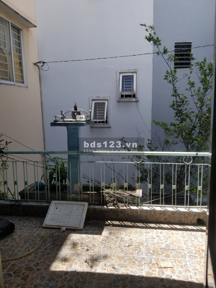 Phú Nhuận 2 tầng lô góc 2 mặt thoáng cách mặt tiền đường 1 căn, dt 33m2 giá 4.3 tỷ, lh 0969476617