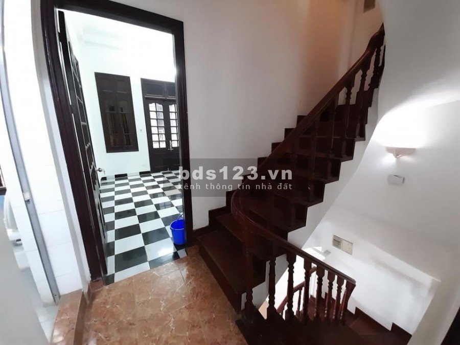 Bán nhà nguyên căn Âu Cơ, lô góc 3 thoáng, 5 tầng, dt 52m2, 6 phòng ngủ, siêu phẩm đầu tư