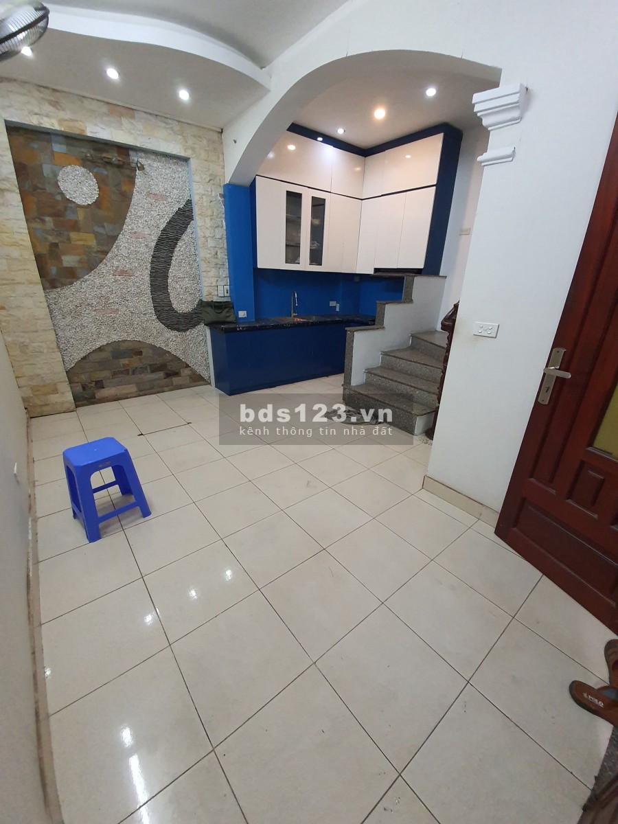 Bán nhà ngay gần đường Láng, ngõ thông thoáng, nhà đẹp, 30m2, 5 tầng, giá 3,15 tỷ