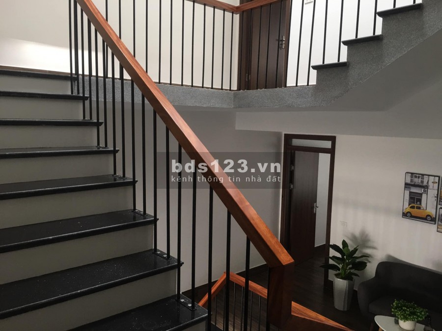 Bán nhà Lê Trực hẻm xe hơi sổ hồng vuông vức giá bán 7 tỷ, 1 trệt, 3 lầu đúc, sân thượng
