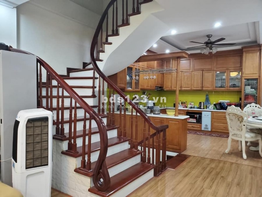 Chính chủ cần bán nhà Cầu Giấy, ngõ Quận Uỷ, diện tích sử dụng 60m2, giá bán 5.15 tỷ