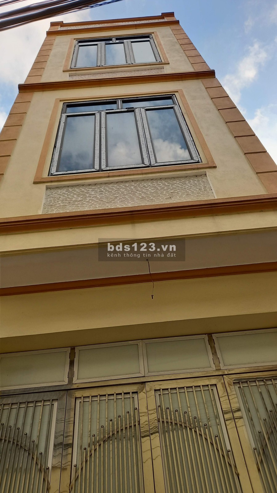 Bán Nhà Mặt Phố, diện tích sử dụng 42m2, đúc kiên cố 4,5 tầng, ngõ ô tô vào, KD nhỏ