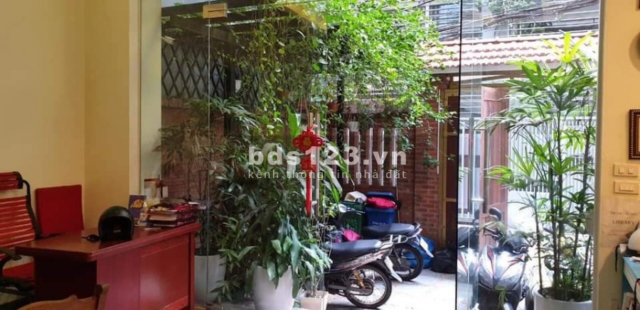 Tòa Nhà Apartment Lạc Long Quân 2 ô tô tránh đúc 7 tầng dt 156m2 mặt tiền 9m, giá 31 tỷ