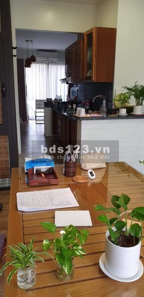 Tòa Nhà Apartment Lạc Long Quân 2 ô tô tránh đúc 7 tầng dt 156m2 mặt tiền 9m, giá 31 tỷ