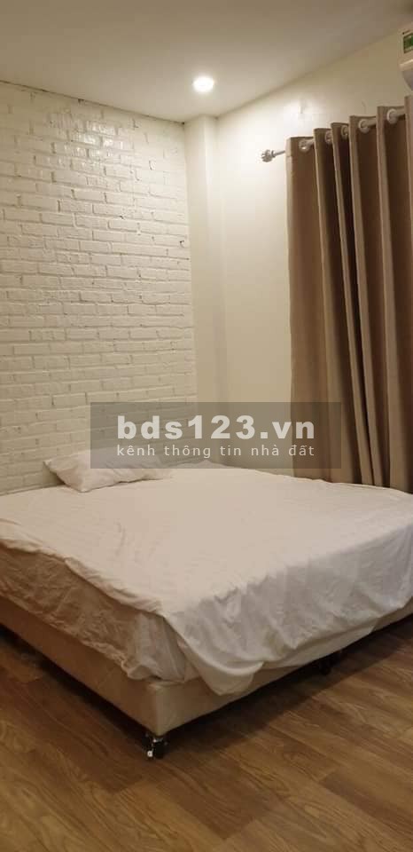 Tòa Nhà Apartment Lạc Long Quân 2 ô tô tránh đúc 7 tầng dt 156m2 mặt tiền 9m, giá 31 tỷ