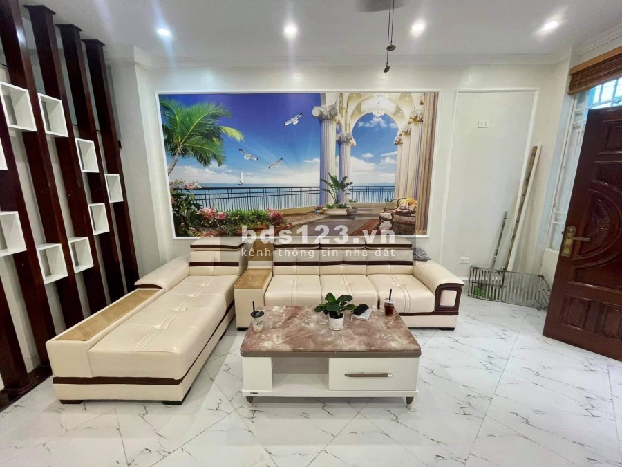 Cần bán nhà nguyên căn gấp nhà nguyên căn Hoàng Văn Thái, ô tô đỗ cửa, dt 35m2, 4 tầng, giá 5,3 tỷ