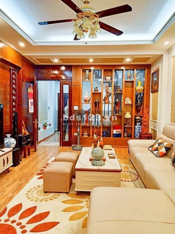 Bán gấp nhà nguyên căn tuyệt đẹp phố Lạc Trung dt 41m2, 5 tầng mt 4.2m giá bán 2.7 tỷ