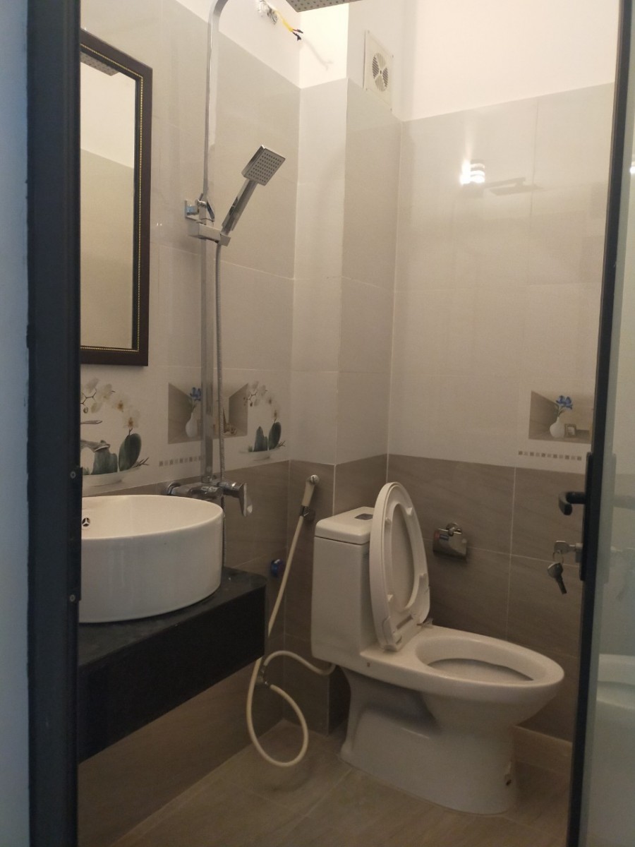 Bán gấp nhà nguyên căn phố Thanh Lân, Hoàng Mai, dt 36m2, 5 tầng, giá bán 3.15 tỷ, lhcc