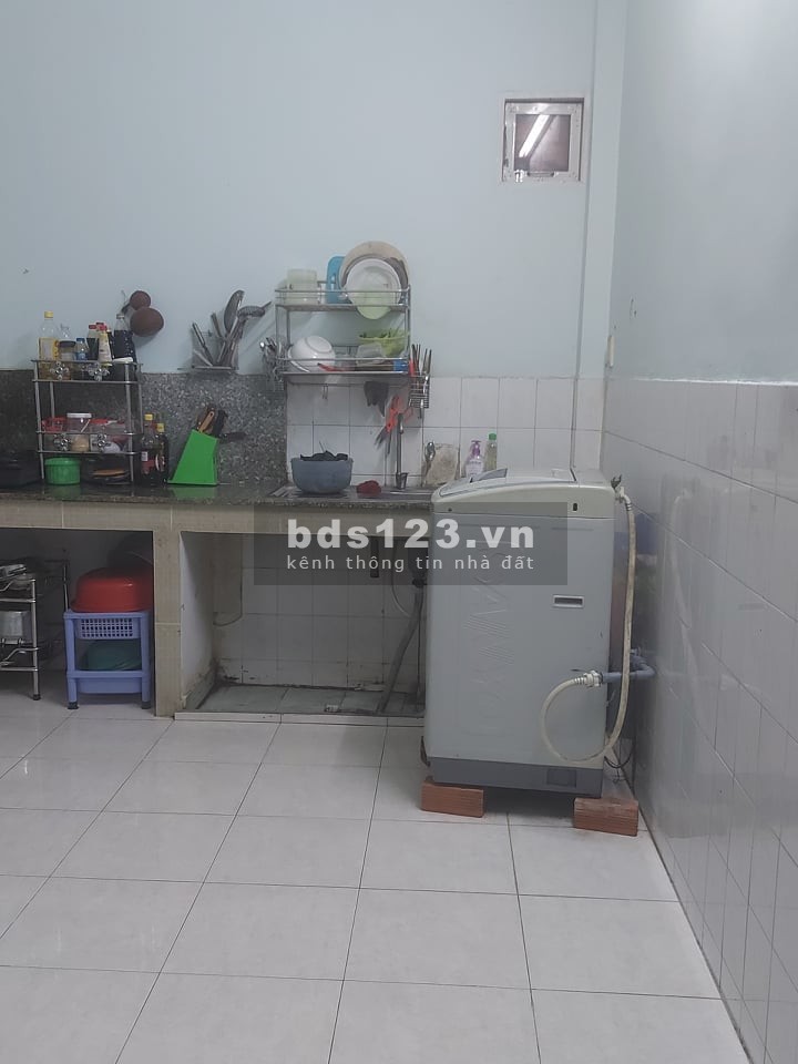 Nhà kiên cố 2 tầng, rộng rãi. Cạnh BigC Trường Chinh giá bán 4,1 tỷ, pháp lí chính chủ