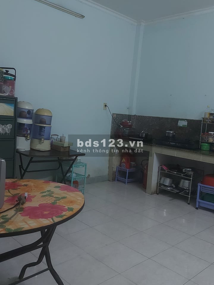 Nhà kiên cố 2 tầng, rộng rãi. Cạnh BigC Trường Chinh giá bán 4,1 tỷ, pháp lí chính chủ