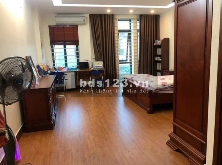 Bán nhà phố Cổ Linh, dt 40m2, ô tô tới cửa vài bước sang Aeon giá bán 4 tỷ, thương lượng