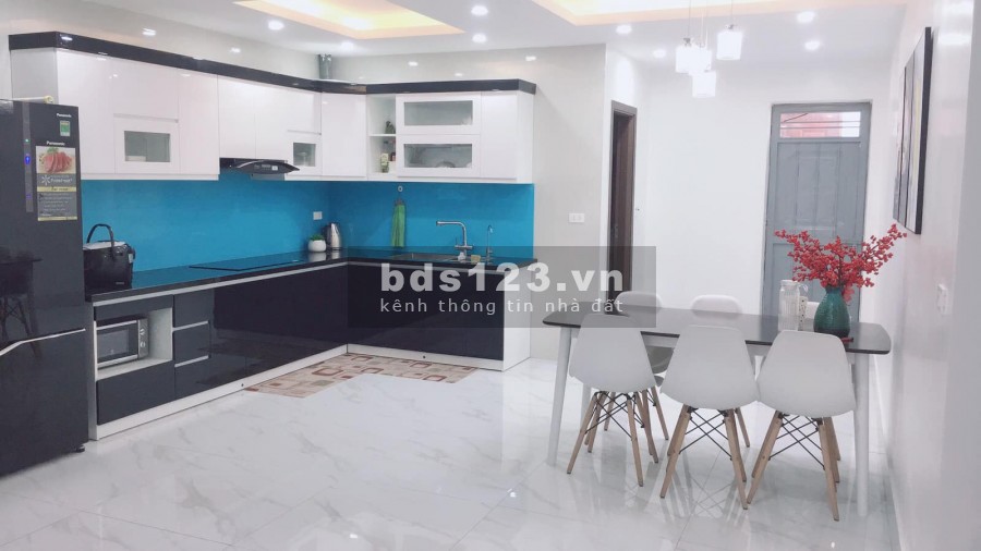 Bán nhà Lê Trực hẻm xe hơi sổ hồng vuông vức giá bán 7 tỷ, 1 trệt, 3 lầu đúc, sân thượng