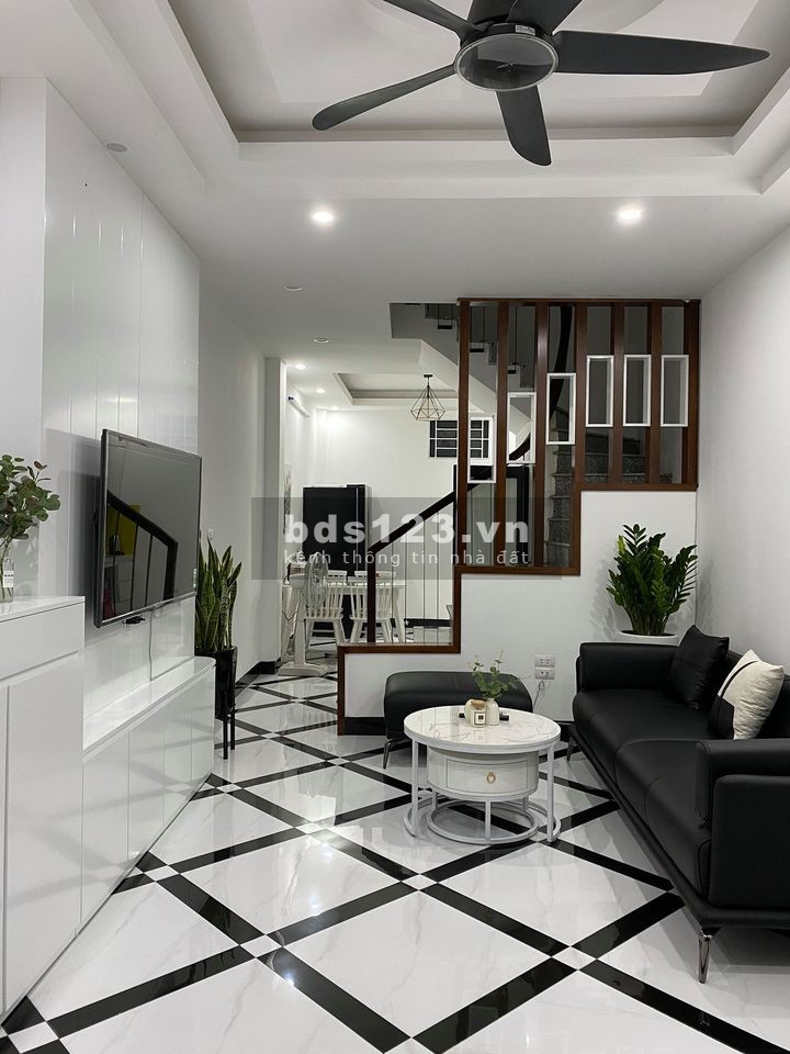 Bán nhanh nhà Lê Lợi, Quận Hà Đông, giá 2.86 tỷ, dt 40m2, nhà đẹp ở luôn, an sinh xã hội tốt