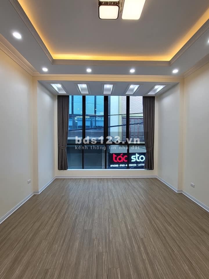 Bán nhanh nhà Lê Lợi, Quận Hà Đông, giá 2.86 tỷ, dt 40m2, nhà đẹp ở luôn, an sinh xã hội tốt
