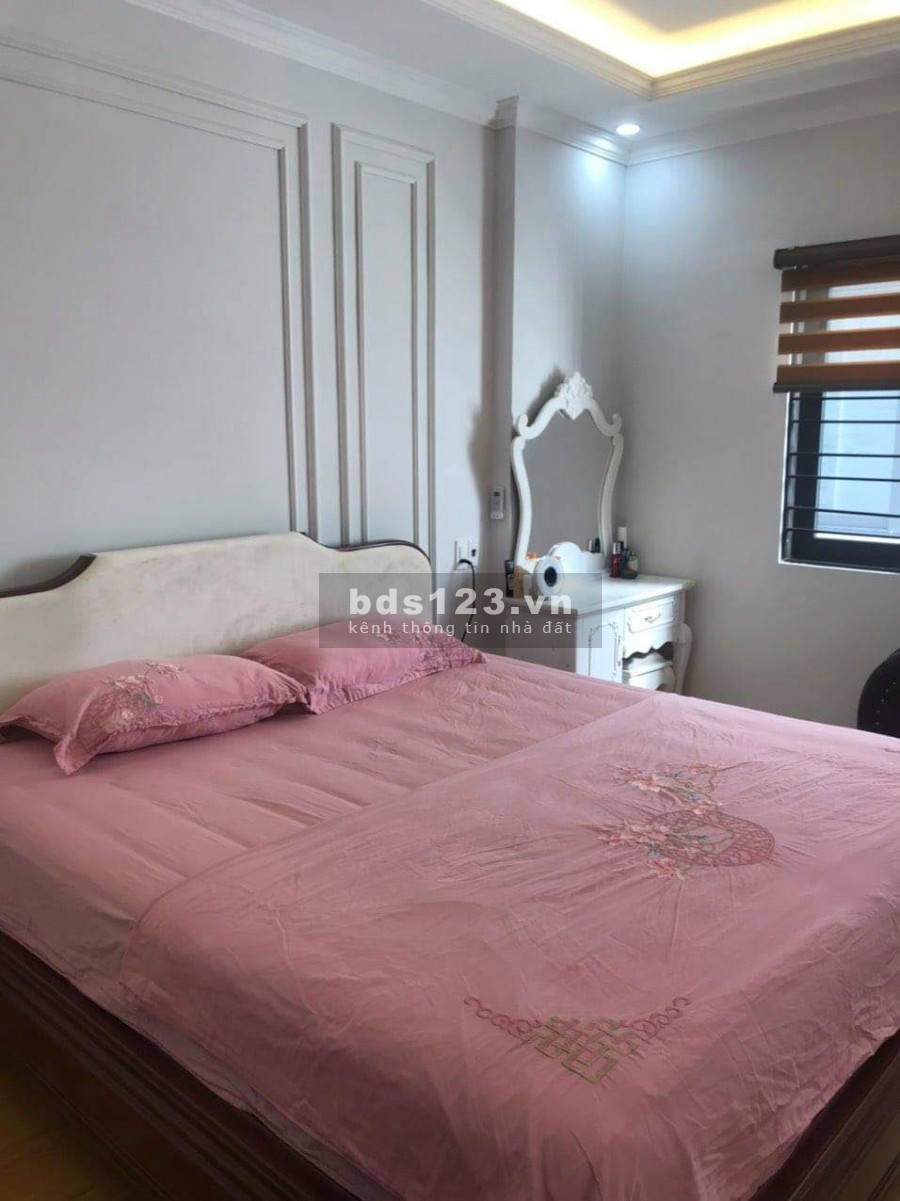 Bán nhà phố Trung Liệt Đống Đa, nhà đẹp, lô góc, tặng nội thất. Liên hệ: 0368781929
