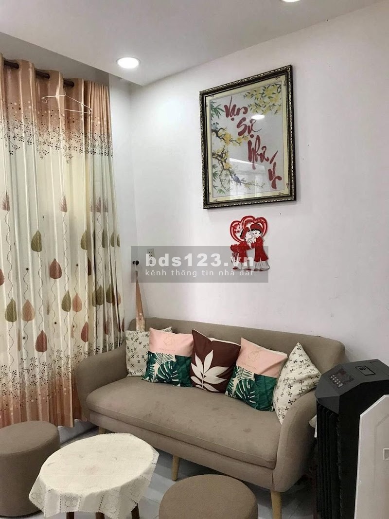 Bán nhà nguyên căn Quận 10, Đường Hoà Hưng nở hậu, tặng nội thất, dt 35m2, 3 tầng
