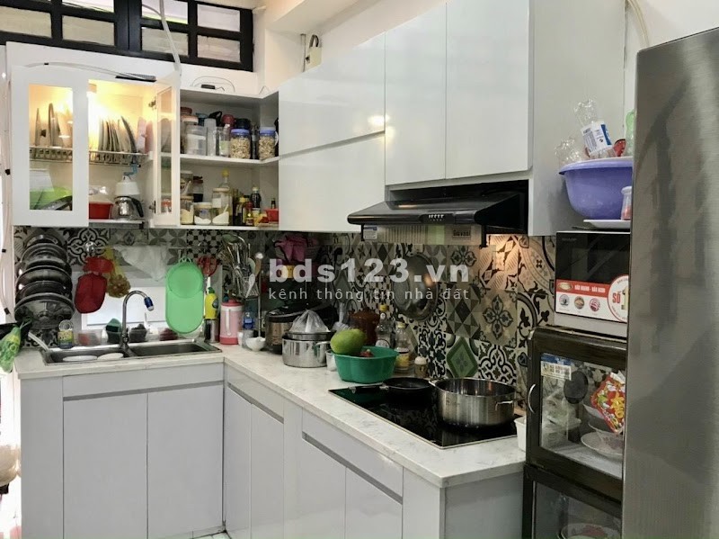 Bán nhà nguyên căn Quận 10, Đường Hoà Hưng nở hậu, tặng nội thất, dt 35m2, 3 tầng