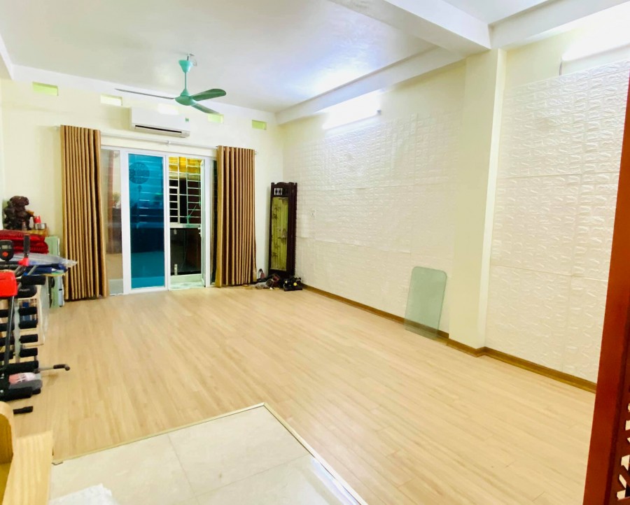 Chưa đầy 5 tỷ nhà đẹp Lê Trọng Tấn, Thanh Xuân, dt 48m2 4 tầng mt 4m, LH 0966456918