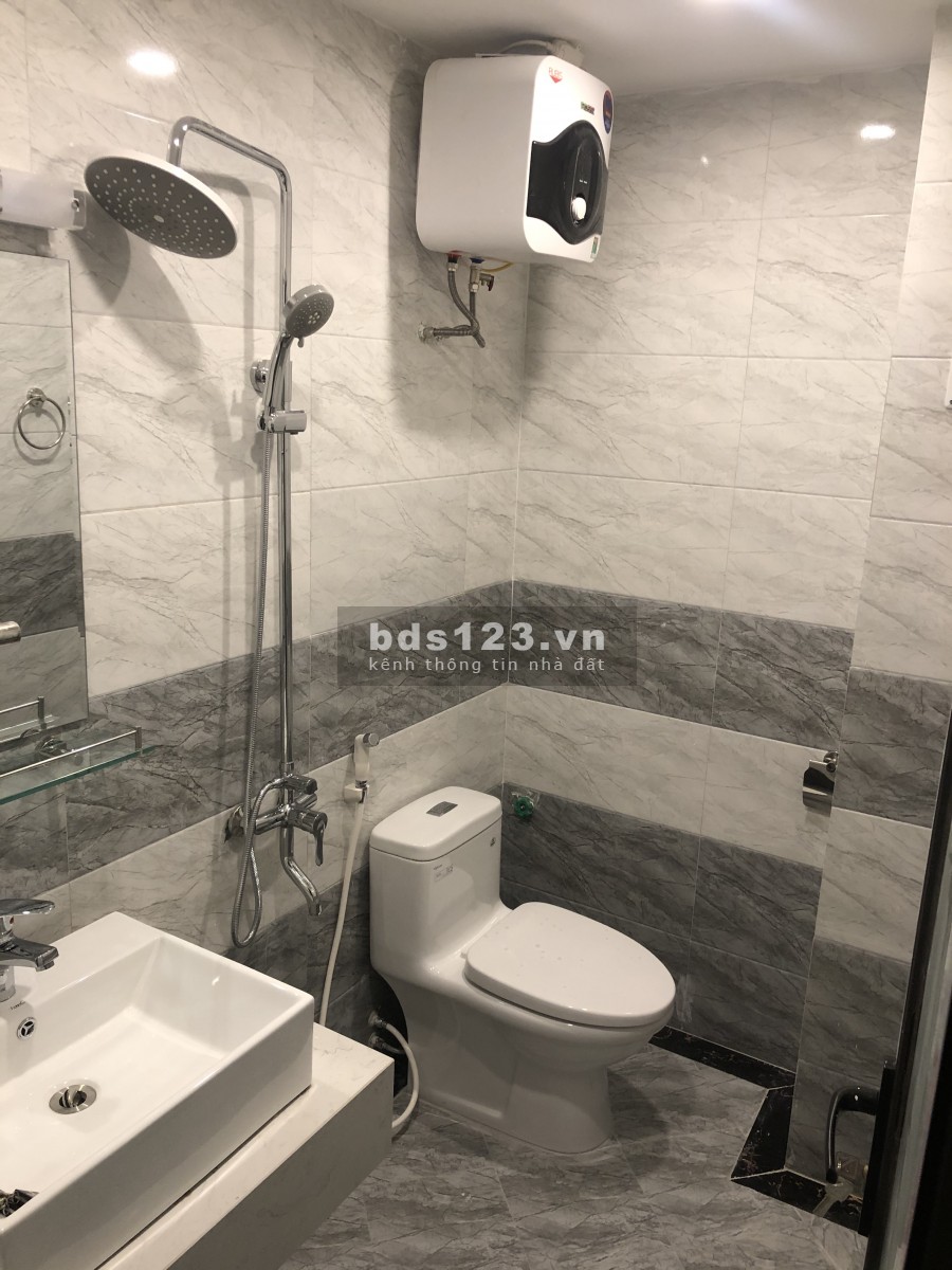Bán căn nhà ô tô đỗ cửa rộng 45m2 tại Hoàng Văn Thái, Thanh Xuân Hà Nội.