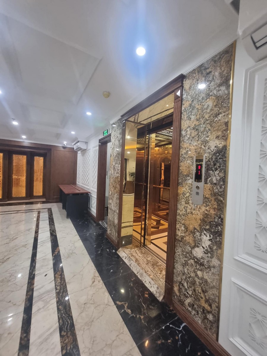 Bán gấp tòa nhà Láng Hạ, Đống Đa, 76m2 x 6.5m, 7 tầng thang máy, nhỉnh 18 tỷ.