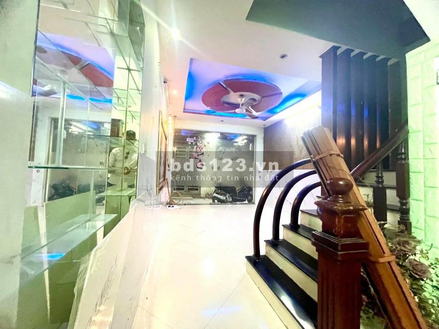 Gà đẻ chứng vàng mùa dịch bệnh kinh doanh đỉnh 45m2*4T oto đỗ cửa chỉ 3 tỷ