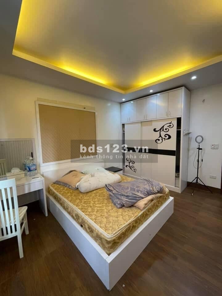 Bán nhà quận Thanh Xuân ô tô kinh doanh, dt 50m2, 5 tầng ,t 4.5m giá 11 tỷ Lh 0386380199