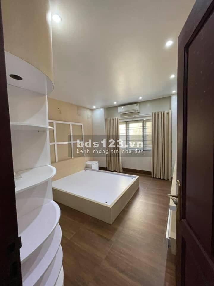 Bán nhà quận Thanh Xuân ô tô kinh doanh, dt 50m2, 5 tầng ,t 4.5m giá 11 tỷ Lh 0386380199