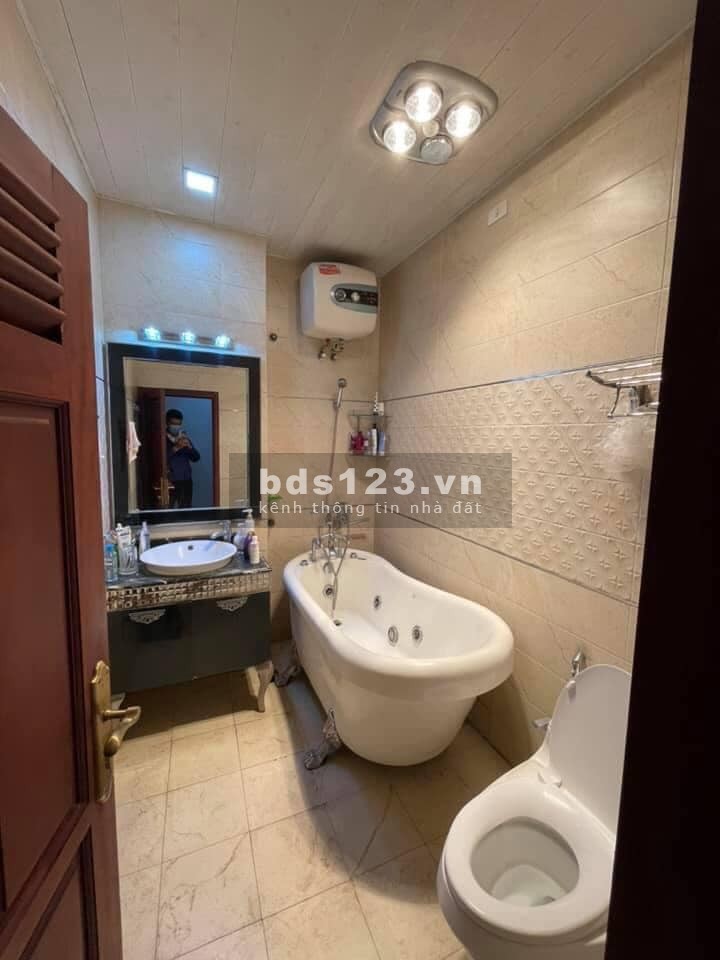Bán nhà quận Thanh Xuân ô tô kinh doanh, dt 50m2, 5 tầng ,t 4.5m giá 11 tỷ Lh 0386380199