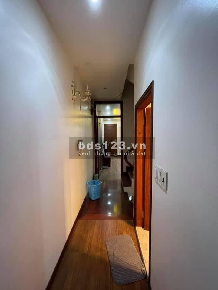 Bán nhà quận Thanh Xuân ô tô kinh doanh, dt 50m2, 5 tầng ,t 4.5m giá 11 tỷ Lh 0386380199