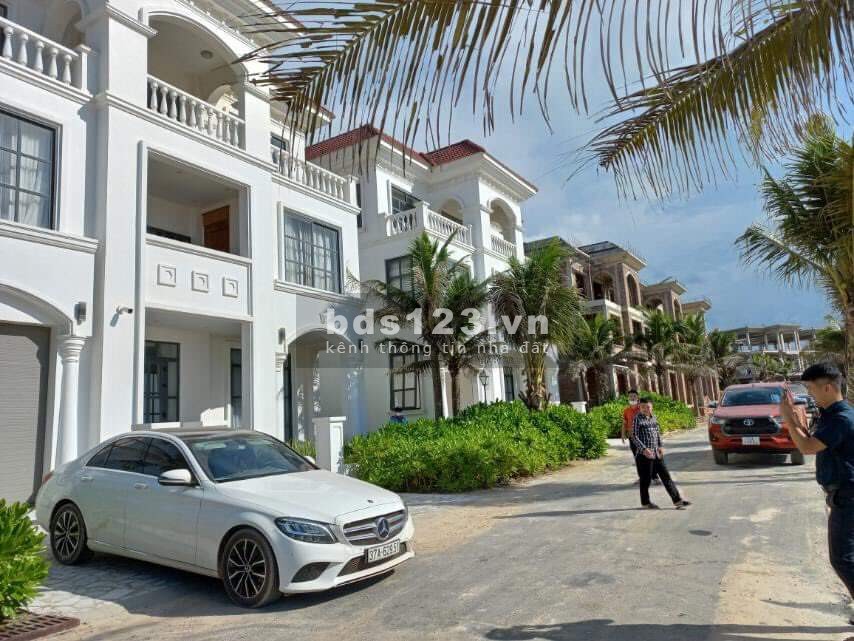 Cần bán gấp ShopHouse 2 mặt tiền diện tích 120m2, giá chỉ nhỉnh 4ty, kinh doanh sầm uất
