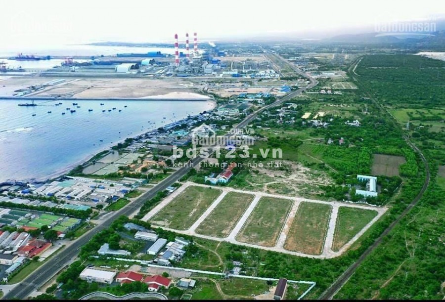 Cần bán lô đất nền cảng biển Vĩnh Tân đã có sổ giá 10tr/m2. Liên hệ: 0862265595