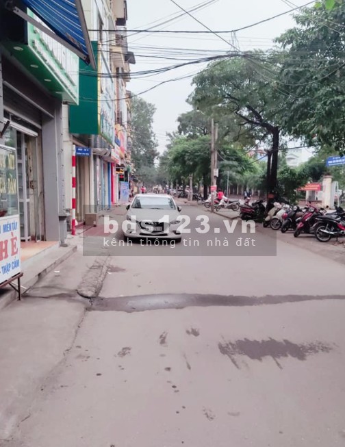 Bán nhà nguyên căn Cầu Diễn, ô tô vào nội thất, dt 36m2, 5 tầng đường rộng, giá bán 3.75 tỷ