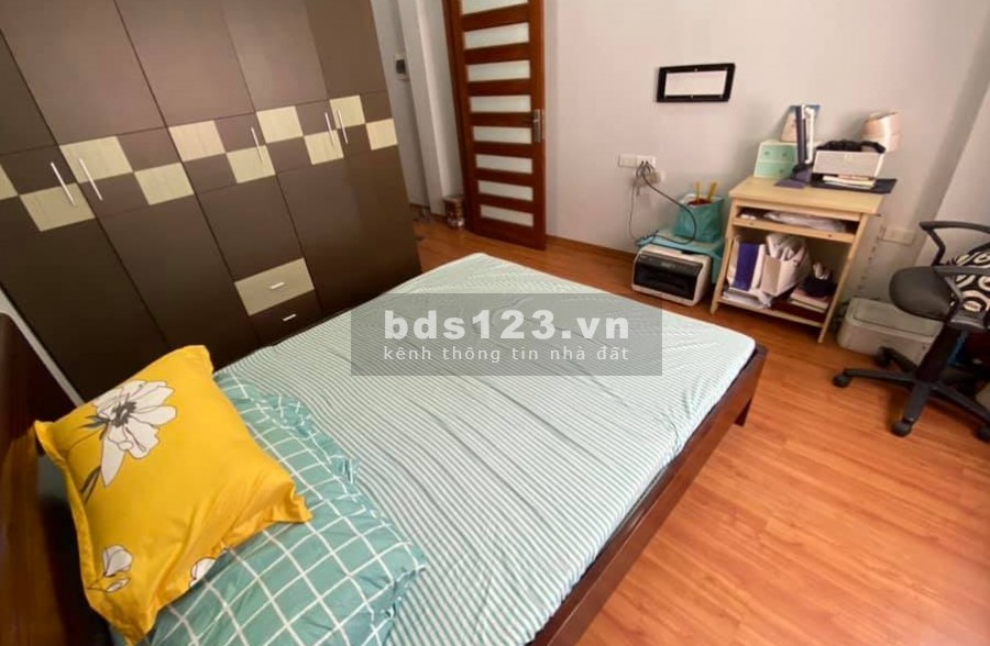 Bán nhà nguyên căn Cầu Diễn, ô tô vào nội thất, dt 36m2, 5 tầng đường rộng, giá bán 3.75 tỷ