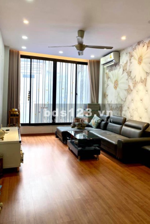 Bán nhà nguyên căn Cầu Diễn, ô tô vào nội thất, dt 36m2, 5 tầng đường rộng, giá bán 3.75 tỷ