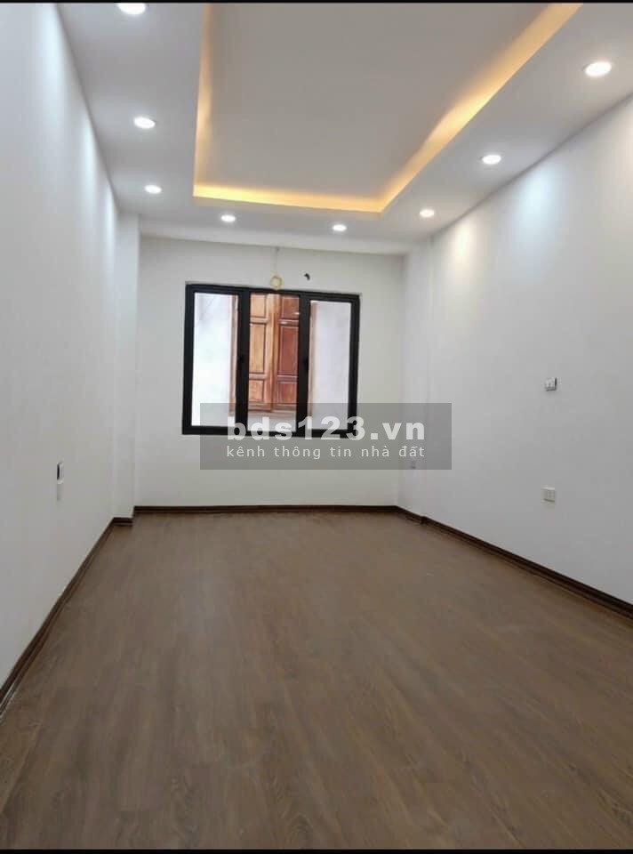 Bán nhà chính chủ Thượng Thanh Long Biên ngõ xe ba gác nhà đẹp về ở ngay giá bán 3,1 tỷ