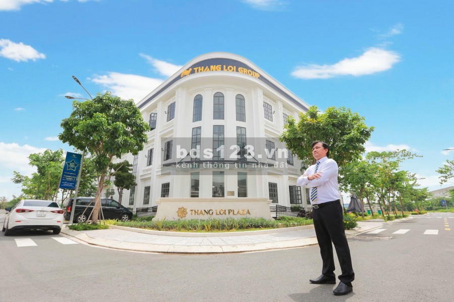 Bán nhà đất huyện Bình Chánh, cạnh sông, ngay chợ Hưng Long giá rẻ, giá bán 590 triệu. sổ sẵn