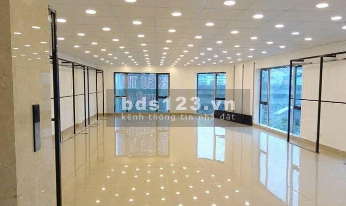 Miễn phí 1 tháng tiền thuê khi thuê văn phòng 50m2 - 220m2 - 500m2 tại Trung Kính, lh 0974352961