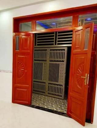 Bán gấp nhà CMT8, phường 15, Quận 10, dt 160m2 4 tầng giá bán 4.7 tỷ, 4 Phòng ngủ